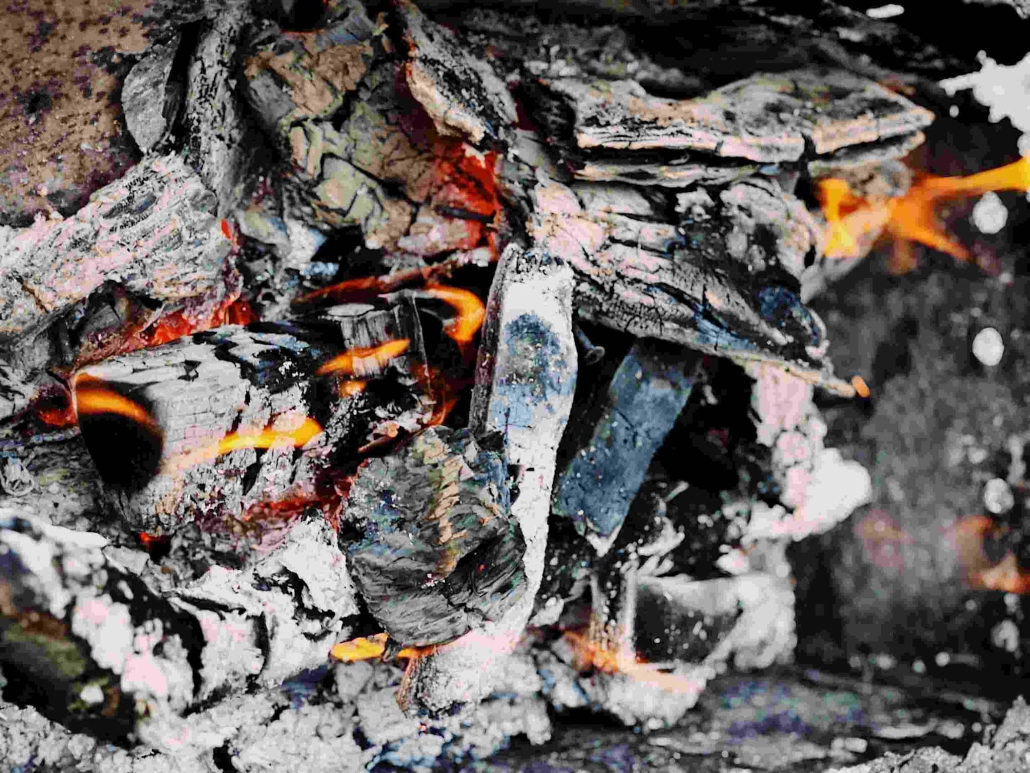 Six façons innovantes de recycler les cendres de cheminée